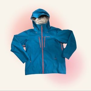 Never been worn PATAGONIA gore-tex raincoat in XXL